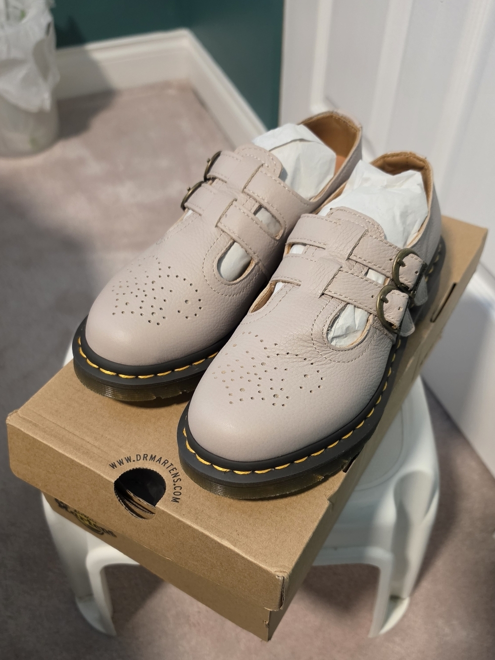 Dr. Martens 8065 Mary Jane Shoes in Vintage Taupe